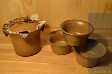 Набор посуды глина (чайник-гайвань и 3 чашки) №2