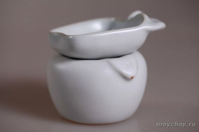 Tea mesh "Cha Lui" #13, porcelain, Celadon, craquelure, i724