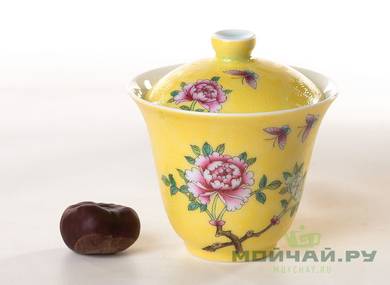 Походный набор посуды для чайной церемонии # 26333, цзиньдэчжэньский фарфор, ручная роспись : гайвань 150 мл, пиала 50 мл, пиала 30 мл, гундаобэй 75 мл, сумочка для путешествий