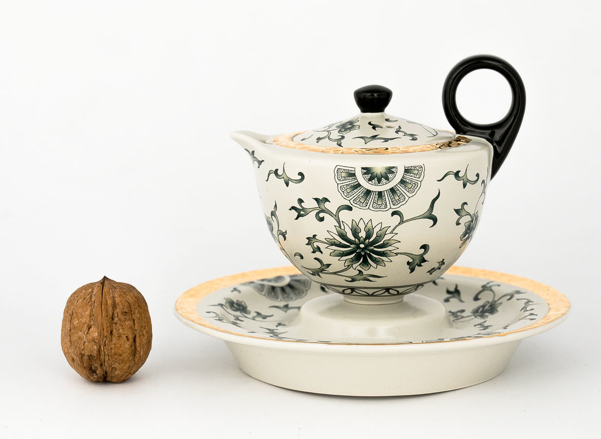 Набор посуды для чайной церемонии # 32499, ( фарфор ): чайник с подставкой 170 мл., 2 пиалы с подставками по 40 мл.