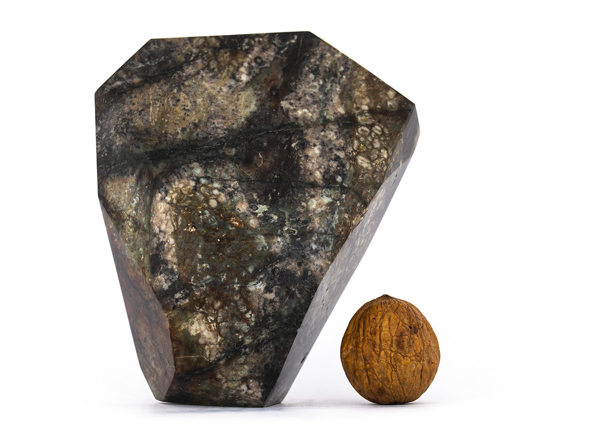 Decorative balancing stone # 32583, Hantigyrite