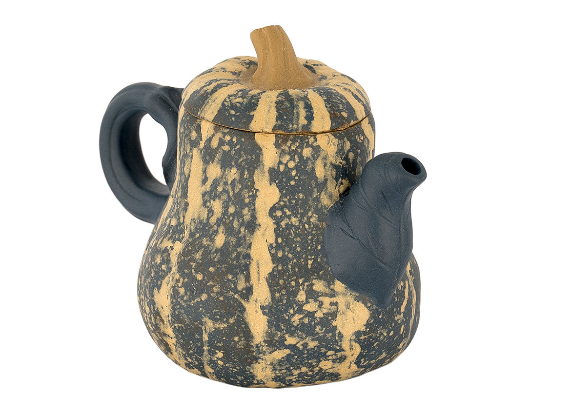 Teapot # 37401, yixing clay, 200 ml.