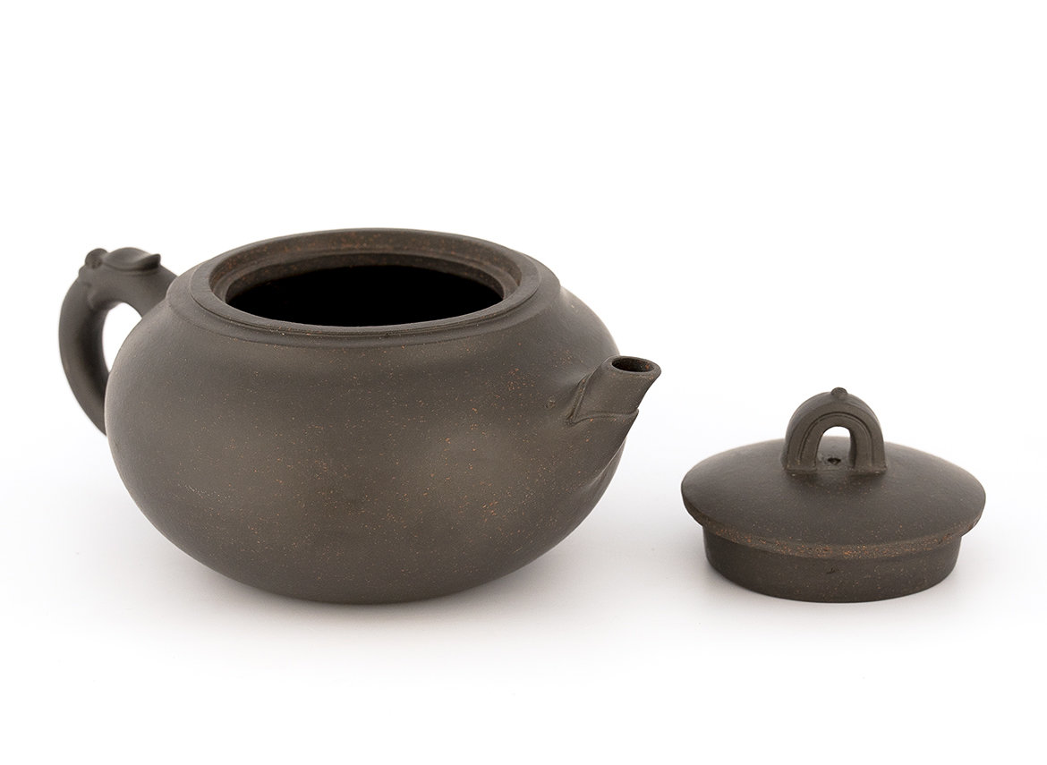 Teapot # 37425, yixing clay, 330 ml.