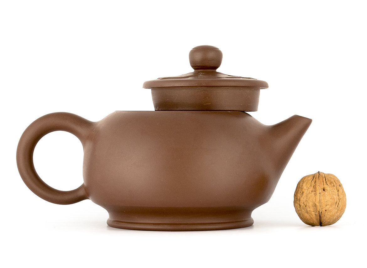 Teapot # 37946, yixing clay, 540 ml.