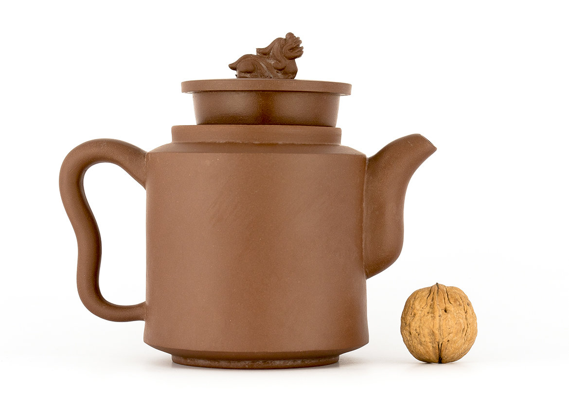 Teapot # 37949, yixing clay, 450 ml.