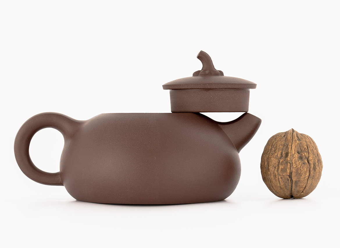 Teapot # 38532, yixing clay, 185 ml.