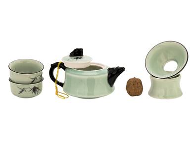 Set fot tea ceremony (9 items) # 41454, porcelain: teapot 223 ml, gundaobey 171 ml, teamesh, six cups 38 ml.