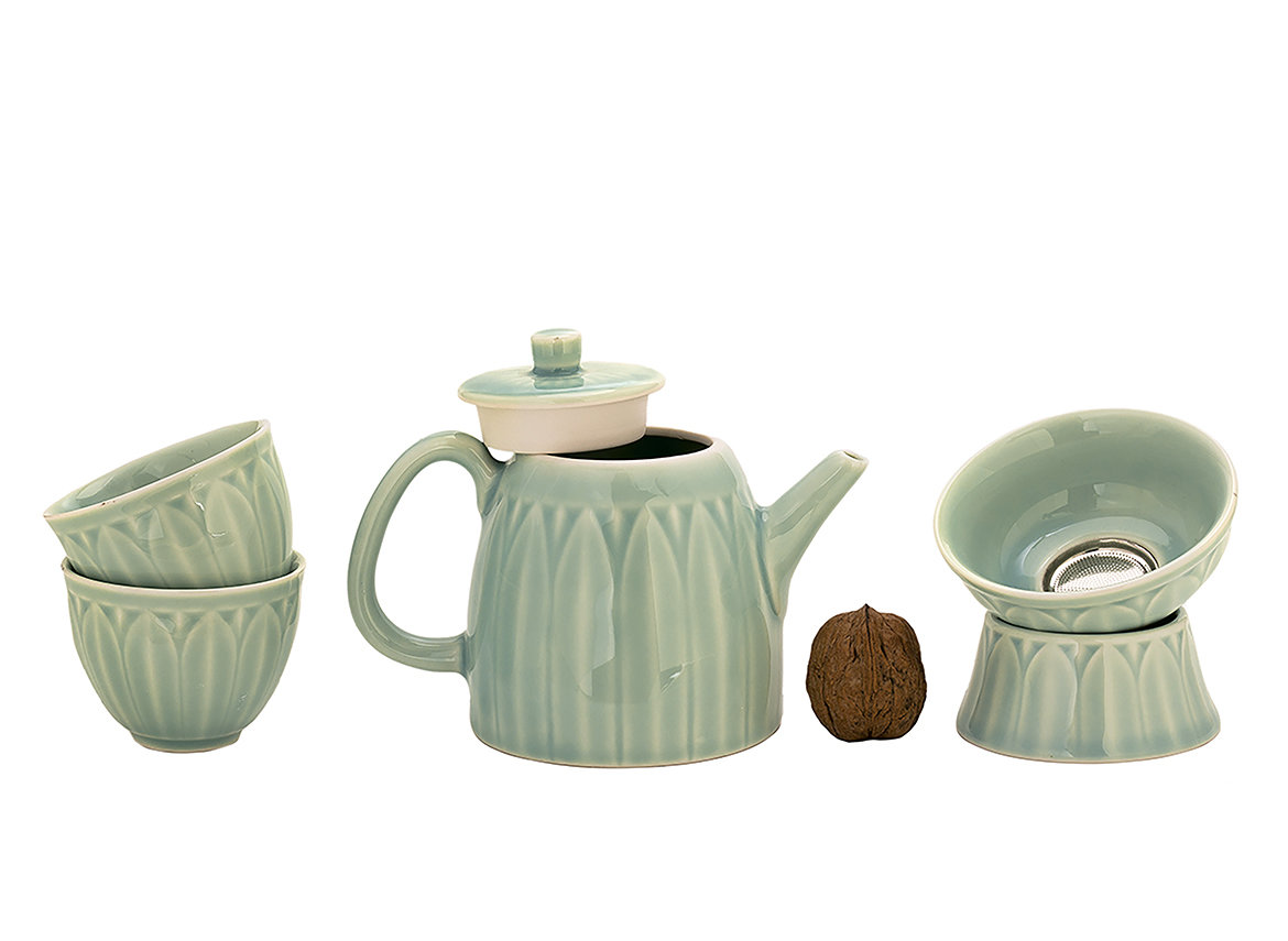 Набор посуды для чайной церемонии из 9 предметов # 41465, фарфор: чайник 252 мл, гундаобэй 206 мл, сито, 6 пиал по 65 мл.