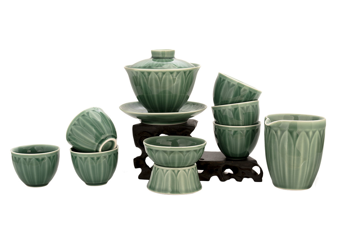 Set fot tea ceremony (9 items) # 41467, porcelain: gaiwan 204 ml, gundaobey 203 ml, teamesh, six cups 64 ml.