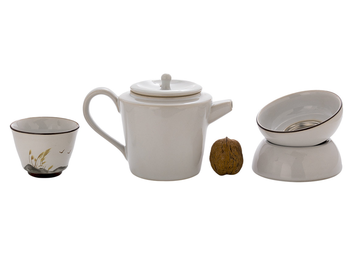 Набор посуды для чайной церемонии из 9 предметов # 41470, фарфор: Чайник 245 мл, гундаобэй 170 мл, сито, 6 пиал по 40 мл.