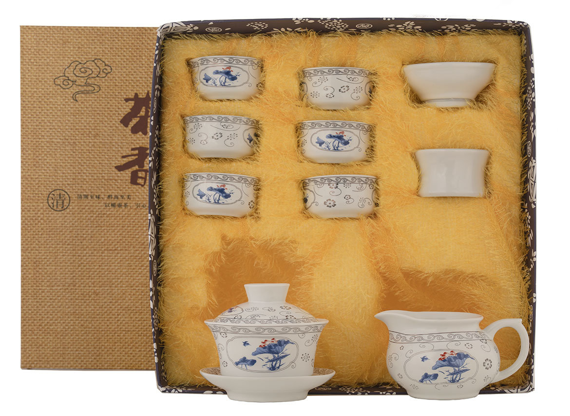 Набор посуды для чайной церемонии из 9 предметов # 41986, фарфор: гайвань 250 мл, гундаобэй 200 мл, сито, 6 пиал по 52 мл.