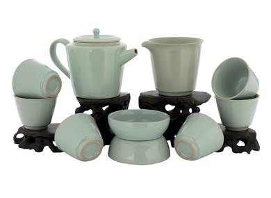 Set for tea ceremony (9 items) # 41994, porcelain: teapot 200 ml, gundaobey 200 ml, teamesh, six cups 58 ml.