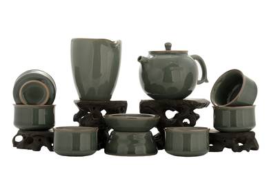 Набор посуды для чайной церемонии из 9 предметов # 42016, фарфор: чайник 220 мл, гундаобэй 210 мл, сито, 6 пиал по 50 мл.